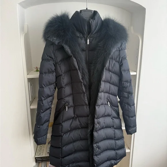 Down coat with Fur Hood - Picture 1 of 4